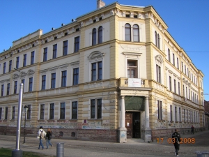 Zgrada III. gimnazije Osijek prije obnove