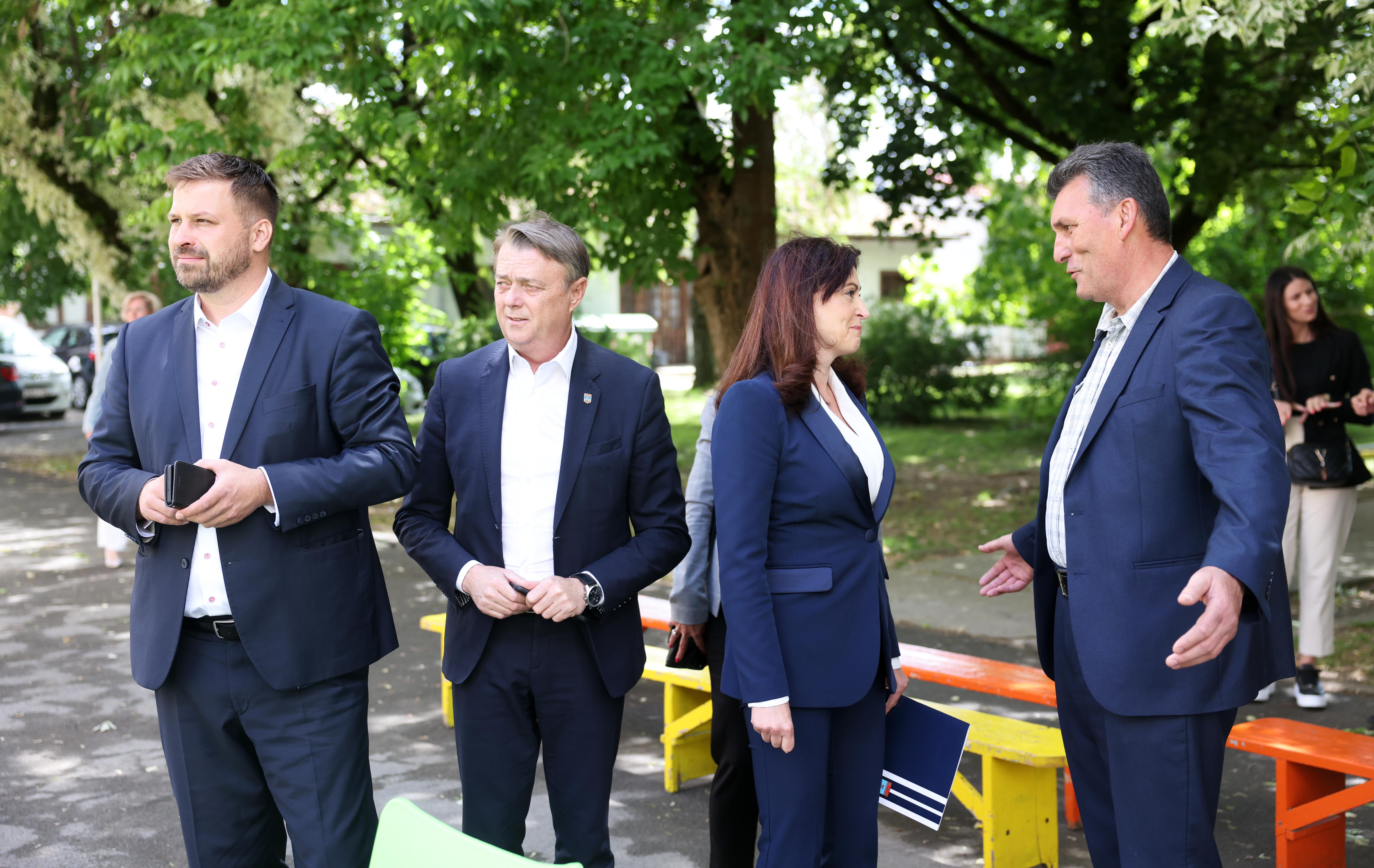 Uskoro započinje rekonstrukcija i dogradnja OŠ "Vladimira Nazora" Đakovo