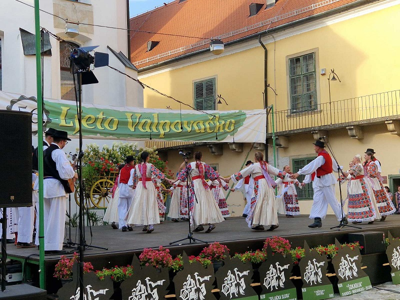 Smotrom folklora završeno 56. Ljeto valpovačko