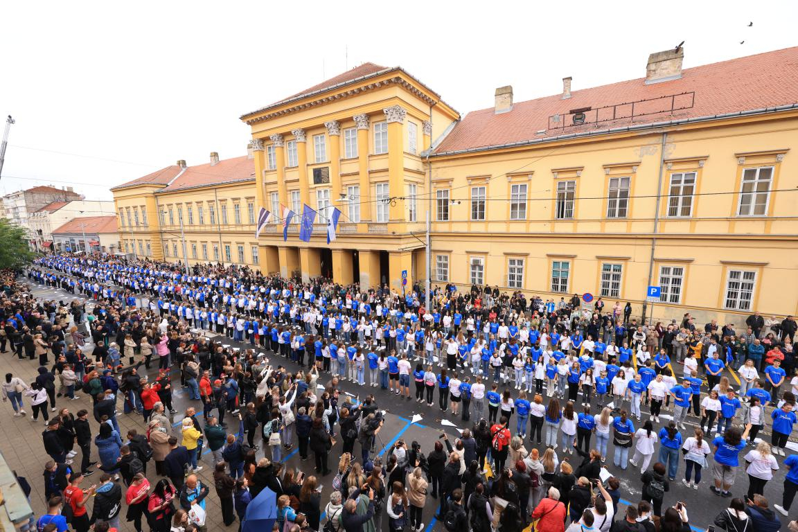Tradicionalan ispraćaj maturanata uz Quadrillu u šest gradova OBŽ
