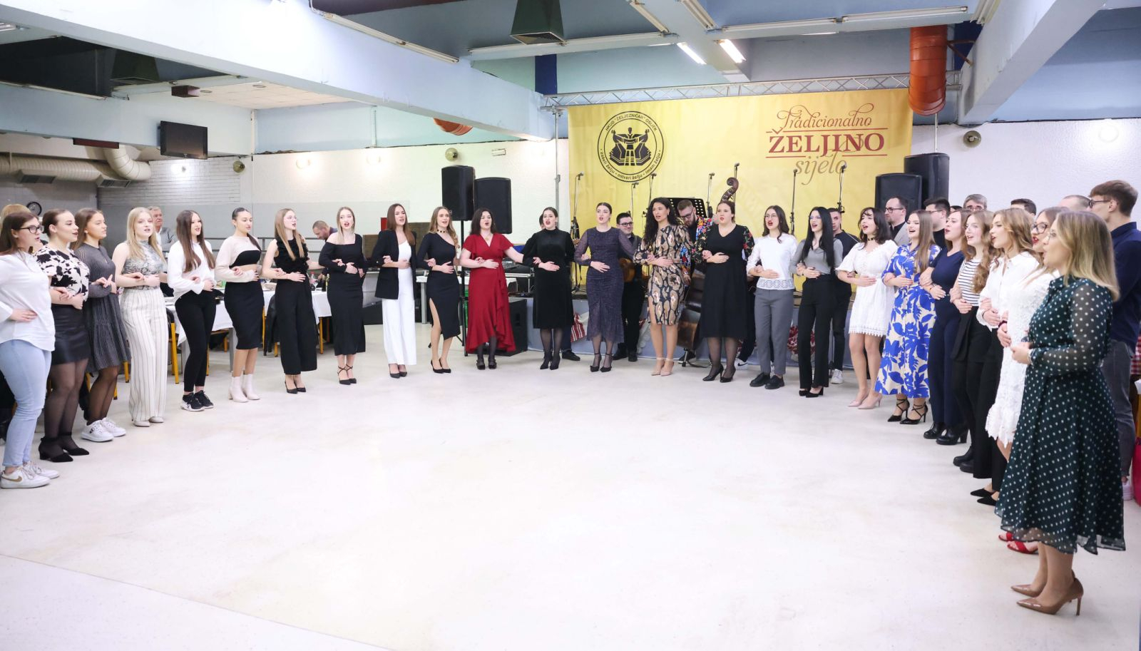 "Željino sijelo" okupilo zaljubljenike u folklor, tradiciju i običaje Slavonije i Baranje