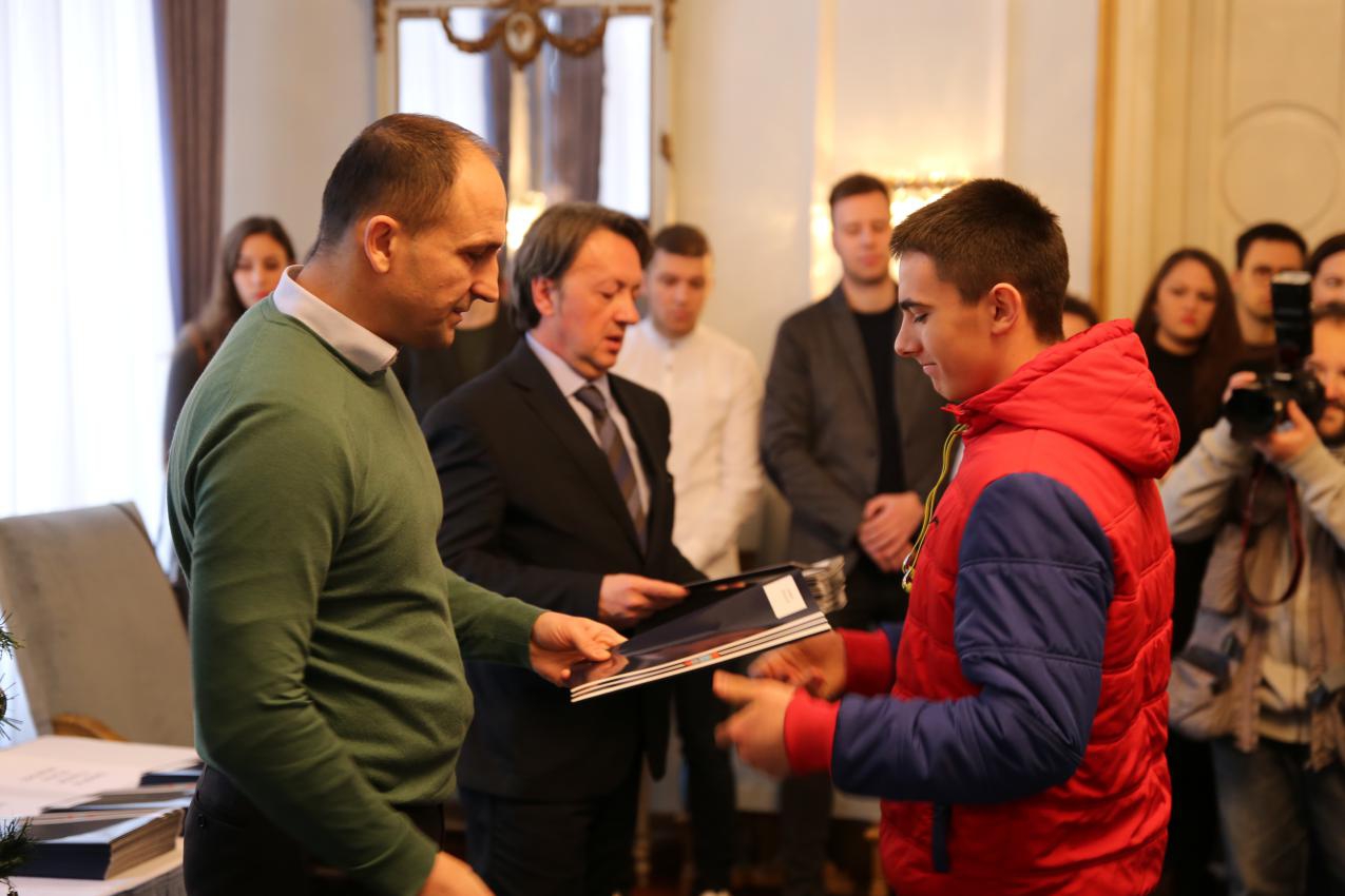 Župan dodijelio stipendije učenicima i studentima