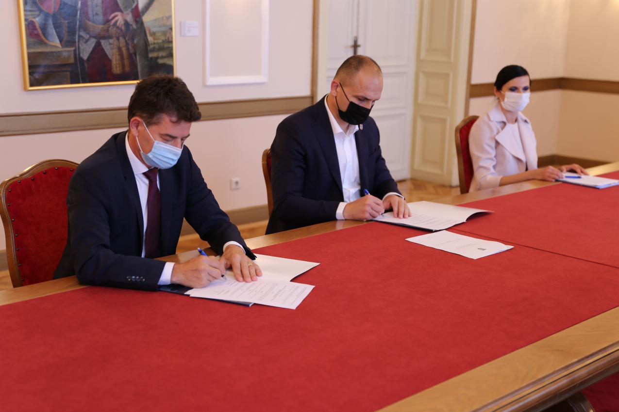 Osječko-baranjska županija izdvojila još pola milijuna kuna za prijevoz studenata