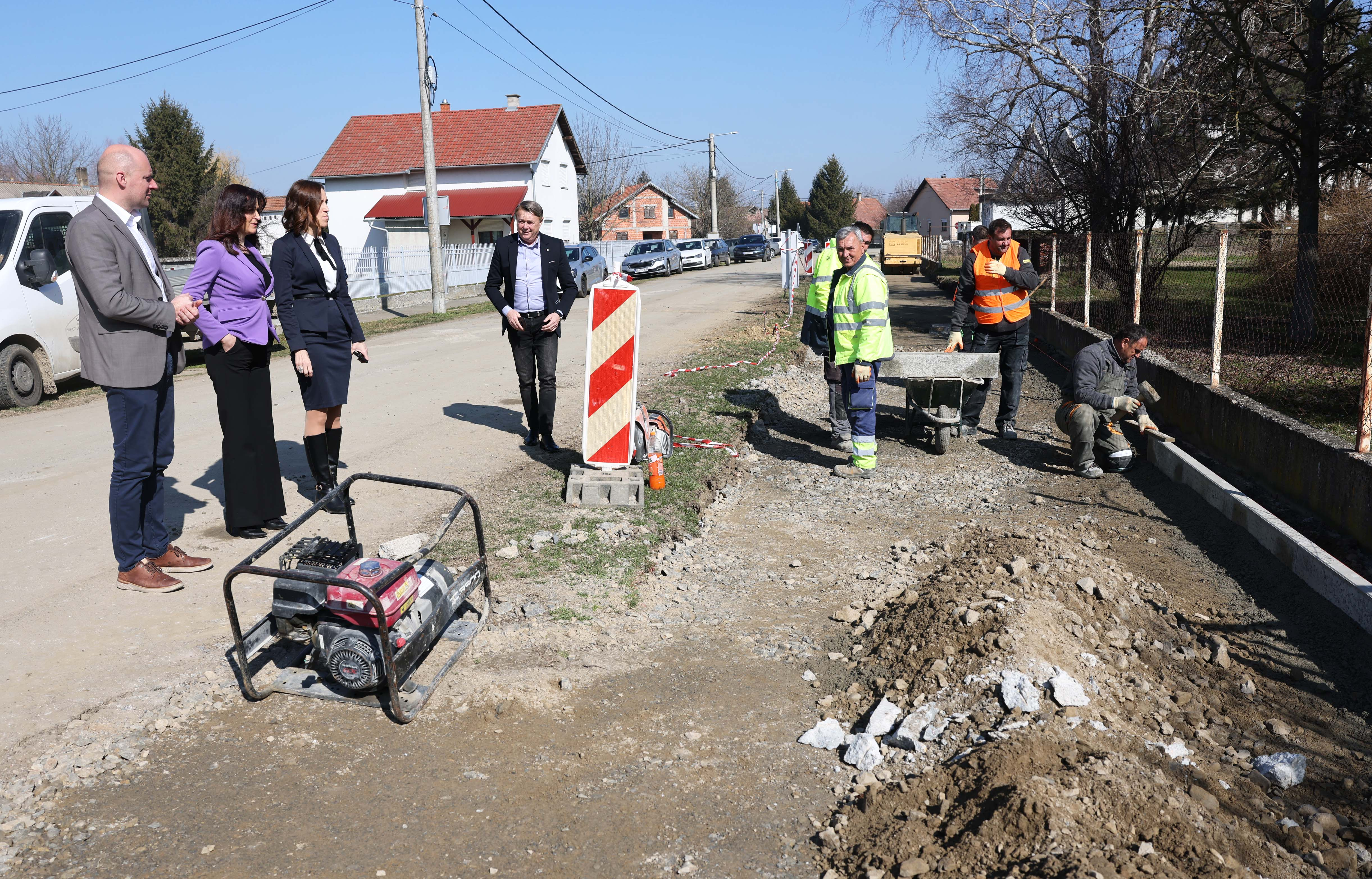 Biciklističke staze povezuju ljude i naselja, povećavaju kvalitetu života i omogućavaju razvoj turizma