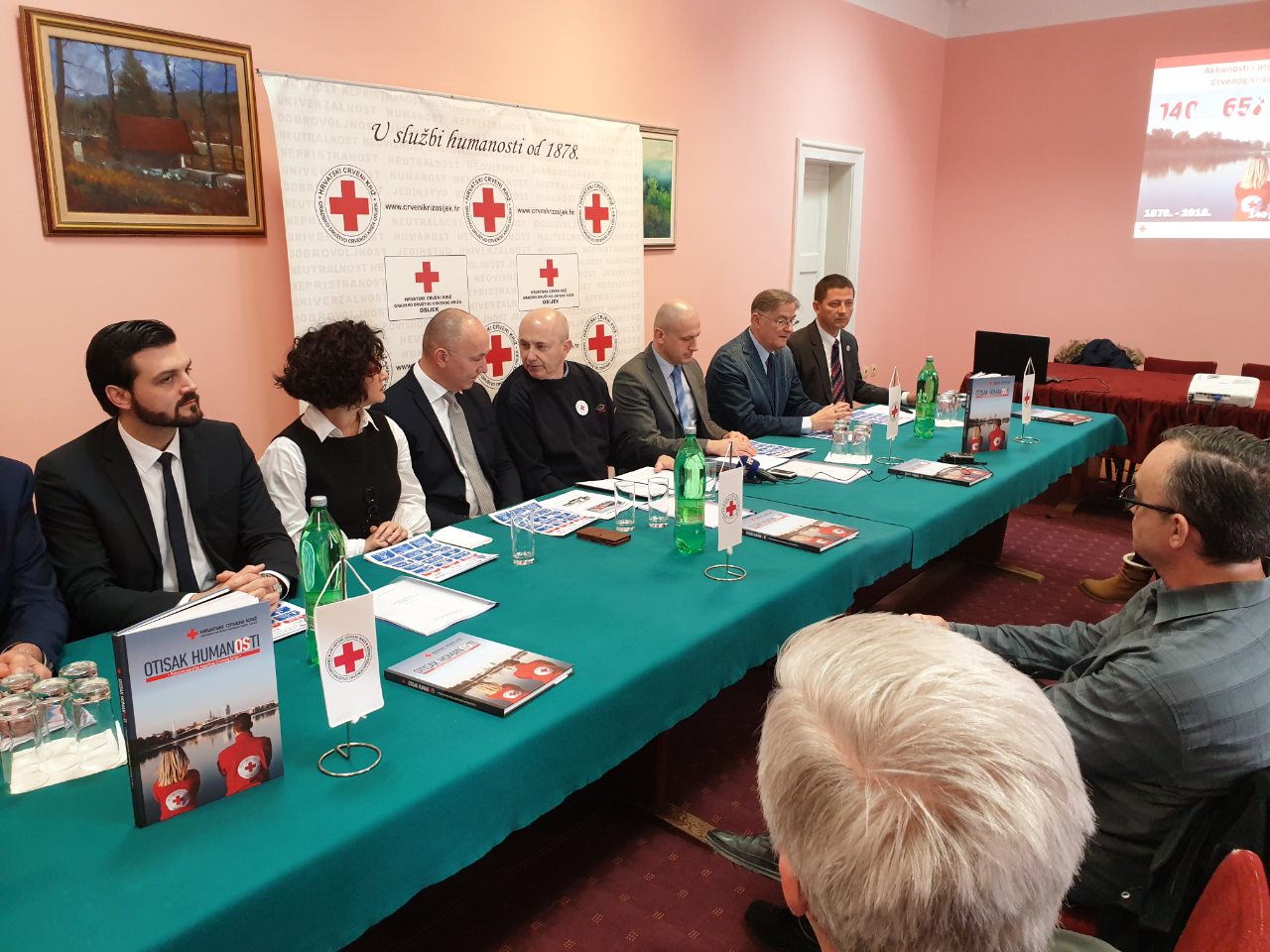 Osječki Crkveni križ perjanica Hrvatskog Crvenog križa