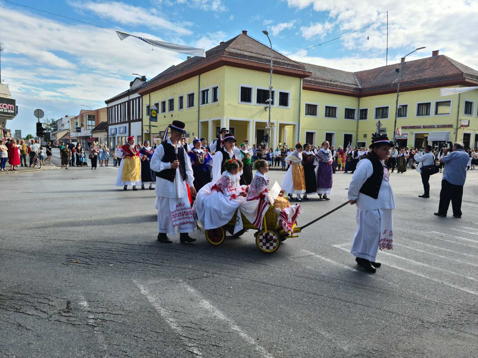 Bogatstvo kulturne baštine na 48. "Miholjačkom sijelu"