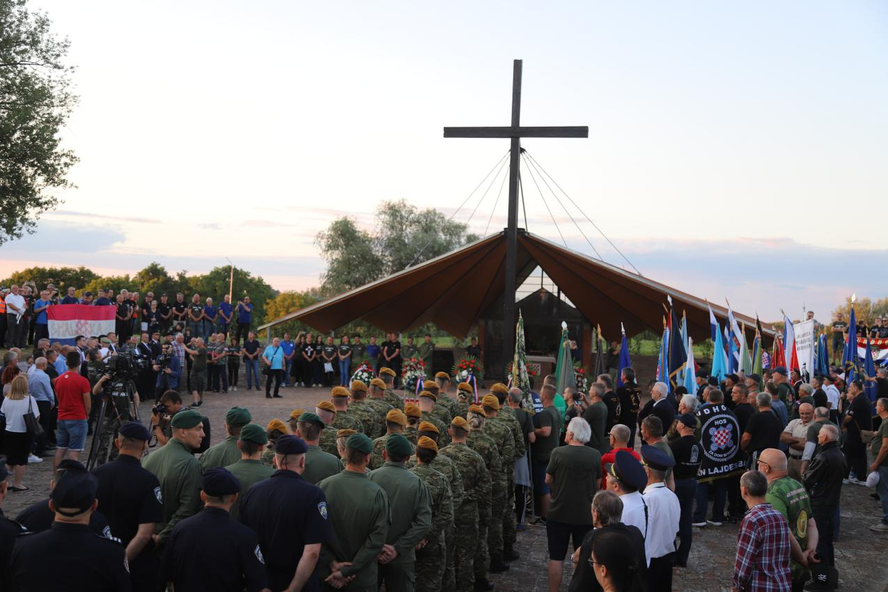 Sjećanje i počast zaslužnima što je Osijek ostao nepokoreni grad