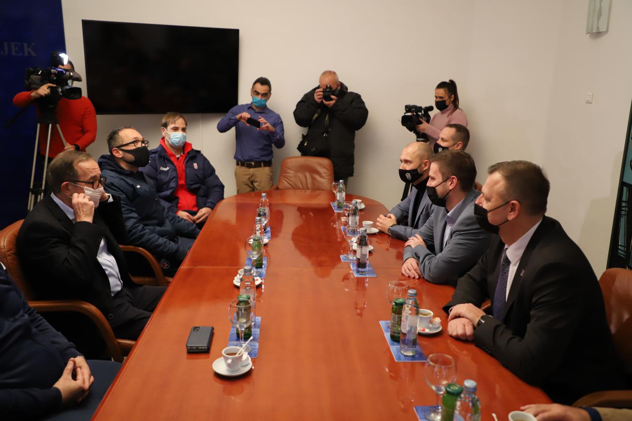 Osijek i OBŽ uvijek snažna potpora rukometnoj reprezentaciji Hrvatske