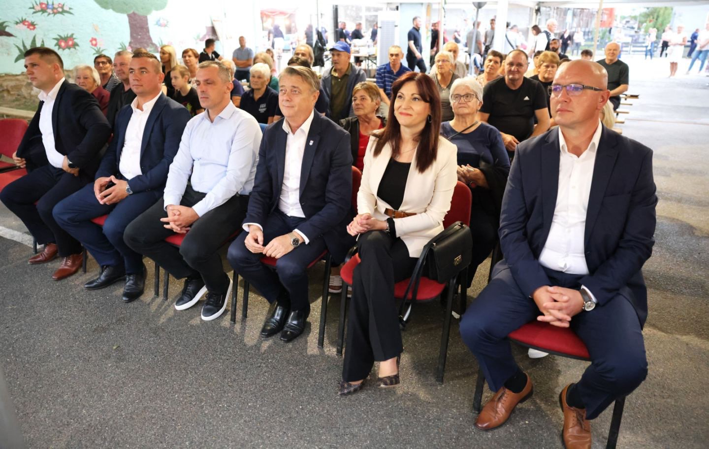 Županica dodijelila vrijedne ugovore trima općinama i otvorila manifestaciju "Od konoplje i lana vreća tkana"