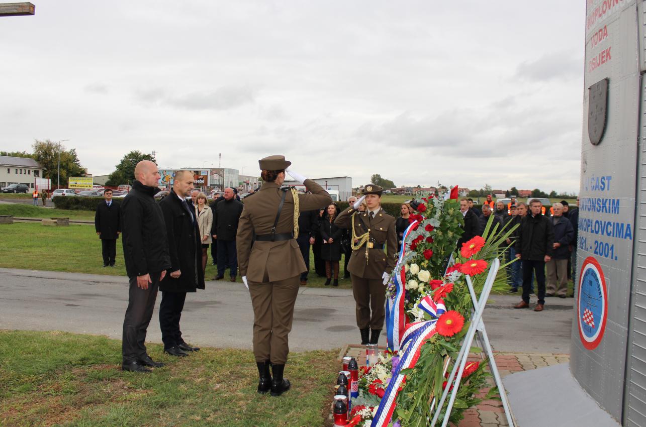 Poštovanje i divljenje hrabrim pripadnicima Samostalnog zrakoplovnog voda Osijek