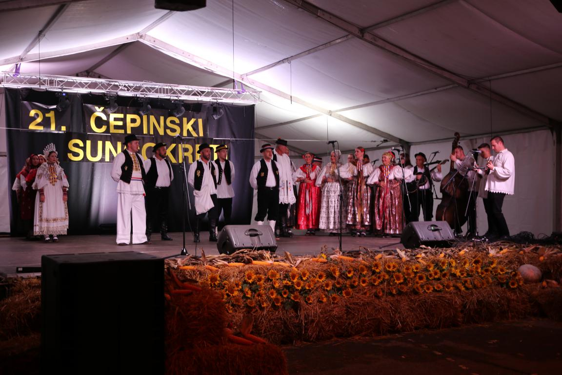 Bogatstvo kulture i tradicije na 21. Čepinskim suncokretima