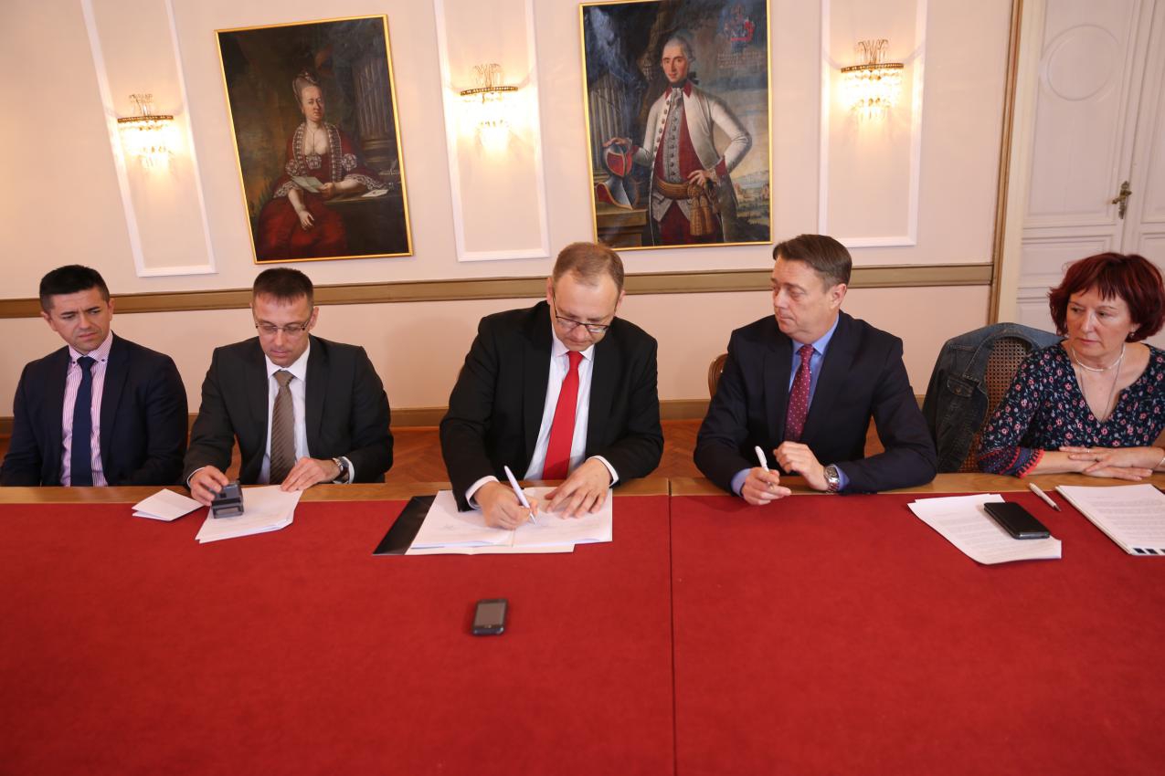 Pet milijuna kuna kredita za sjetvu i stočarsku proizvodnju