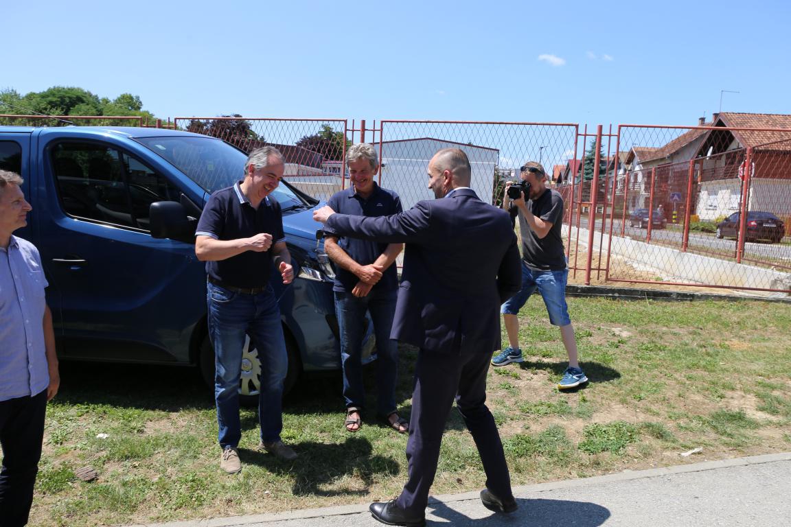 Donacija tri kombi vozila za sportaše Našica, Valpova i Belog Manastira