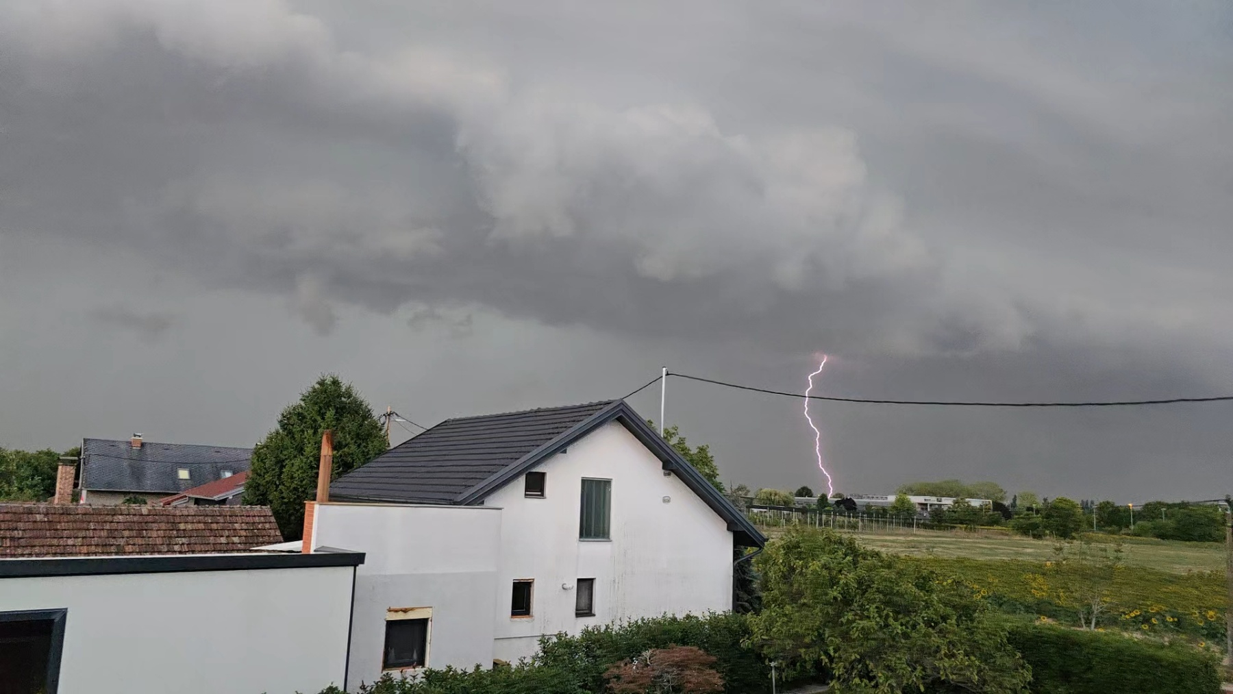 Sanacija šteta od grmljavinskog nevremena, poziv građanima na oprez