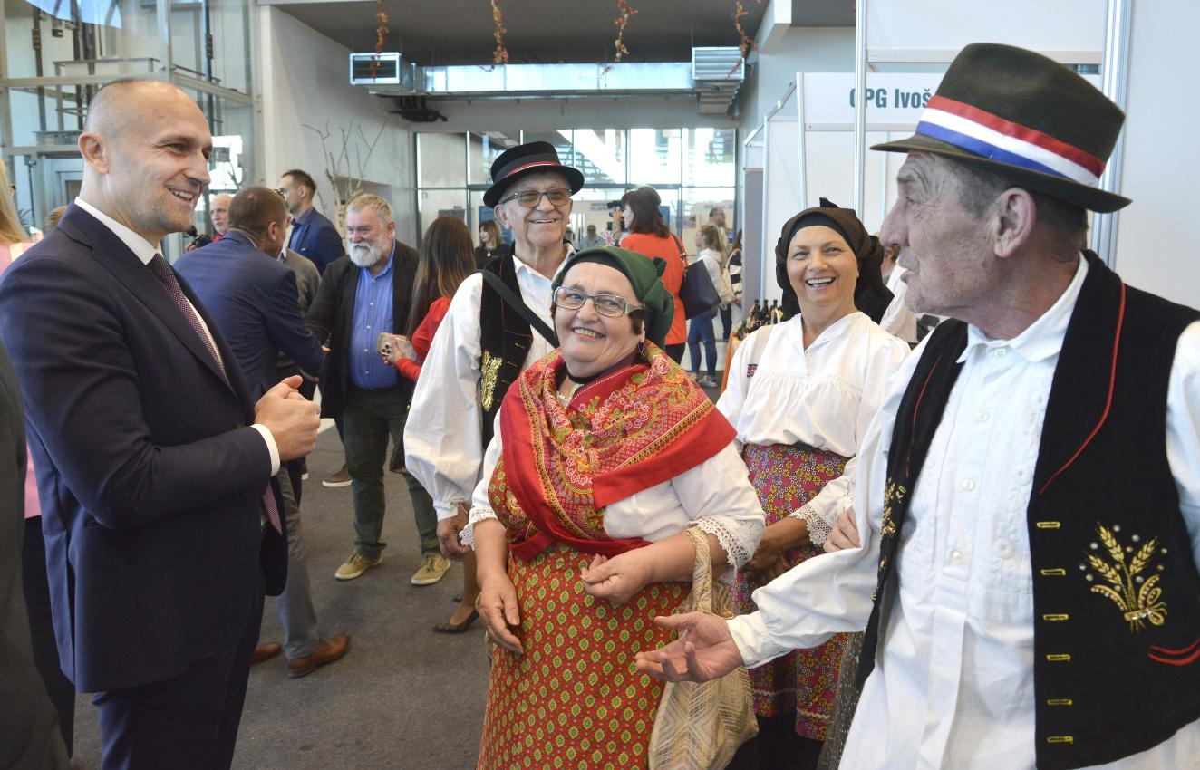 U Gospodarskom centru OBŽ u Osijeku otvoren Jesenski sajam 2023.