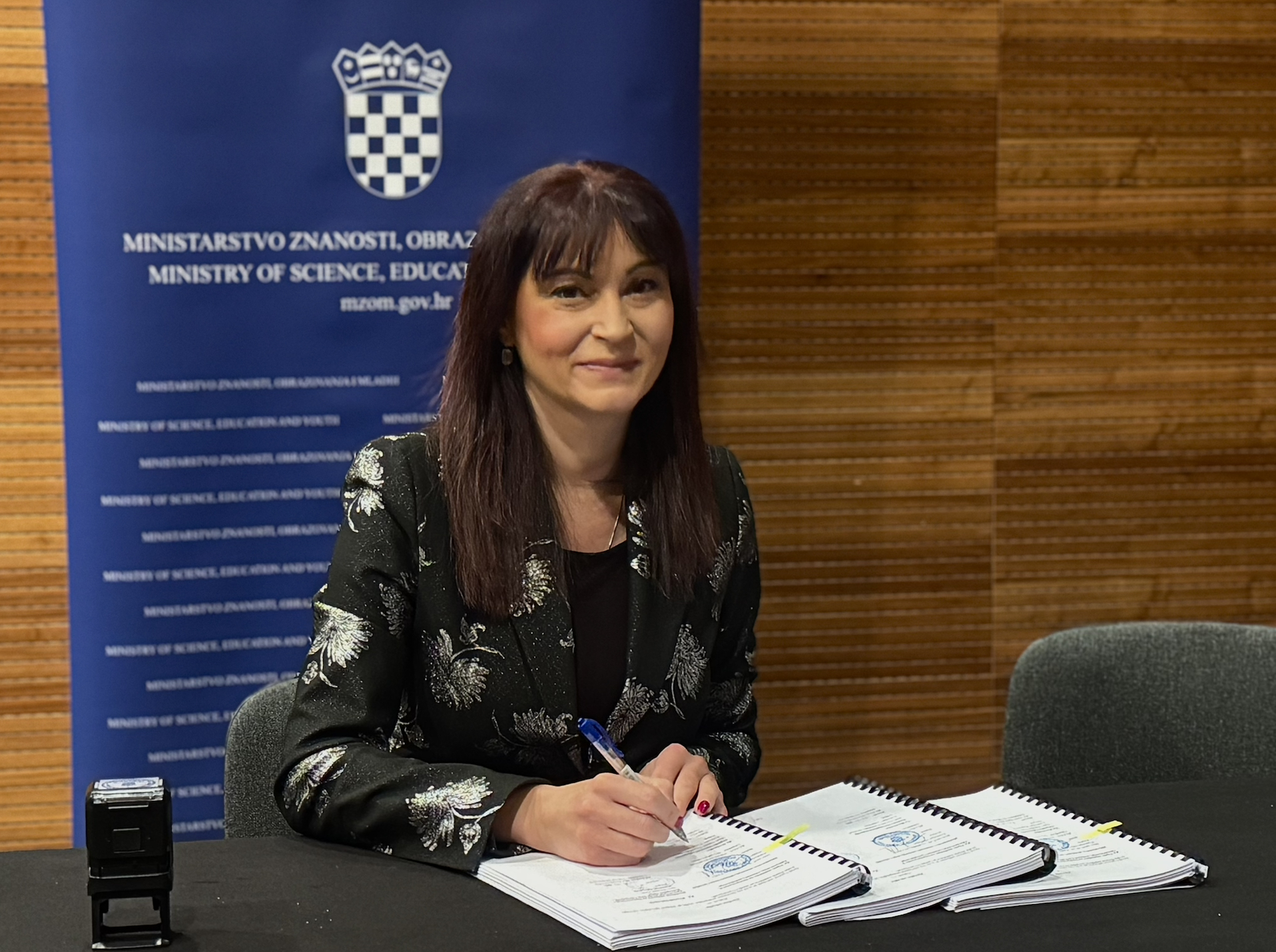 Potpisani ugovori vrijedni 26,3 milijuna eura za ulaganja u osnovne škole u Osječko-baranjskoj županiji