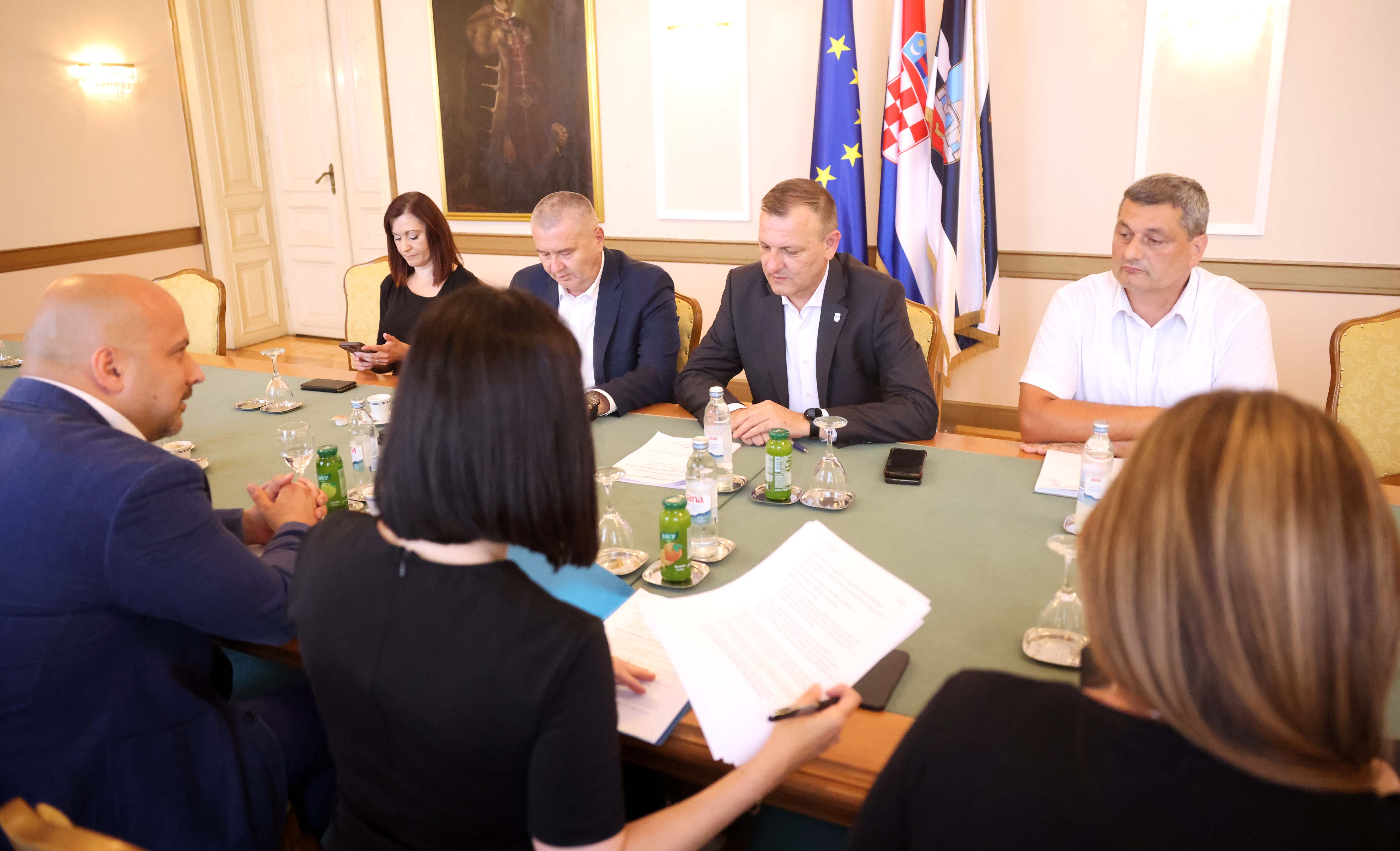 Ministrica Vučković na radnom sastanku u Osječko-baranjskoj županiji